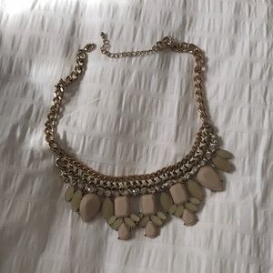 Nude bulky necklace